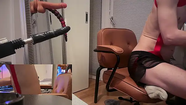 Snapshot of bulge_boy chatting on February 2026 05:36:01 AM bulge boy online show from February 2026 05:36:01 AM