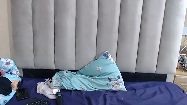 XxxExoticxx27 online show from April 2026 06:57:01 PM