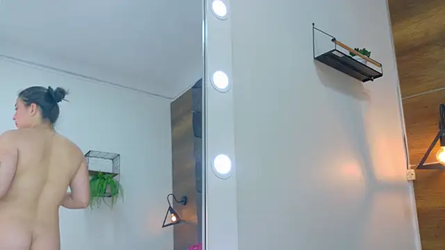 AnnieRouse   online show from March 2026 11:38:02 AM