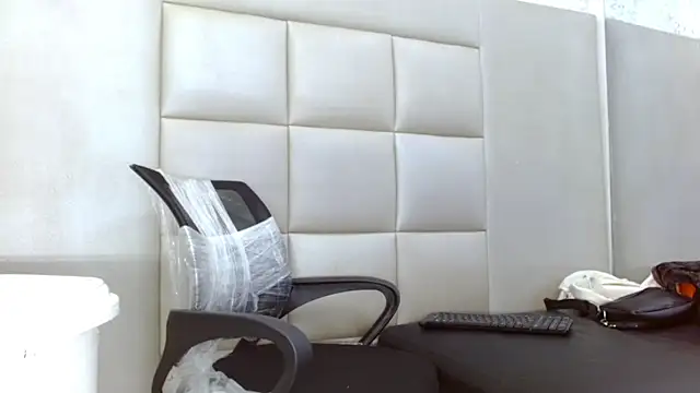 Snapshot of TonnyMarck chatting on February 2026 02:42:02 AM TonnyMarck online show from February 2026 02:42:02 AM