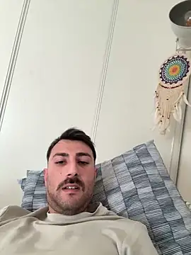 Aliiiix online show from April 2026 03:01:01 PM