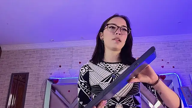 HarperrWest online show from March 2026 08:13:01 PM