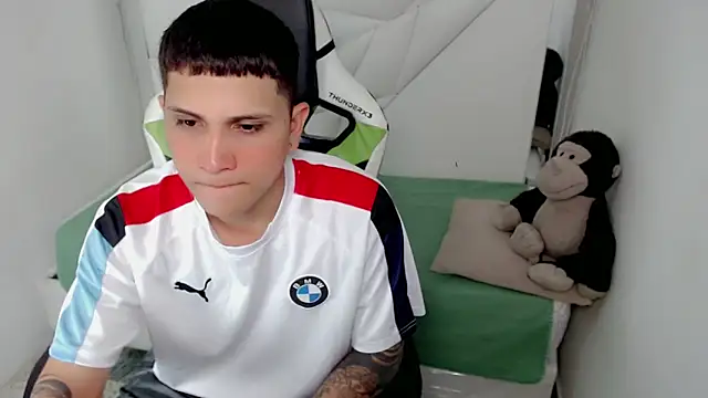 Snapshot of Black_diamondd_ chatting on February 2026 01:05:02 PM Black diamondd online show from February 2026 01:05:02 PM