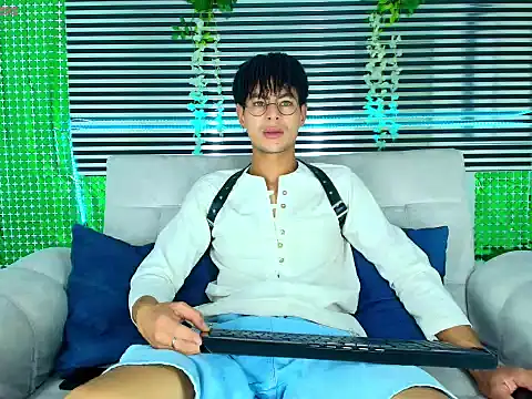 ThiiagoSaeenz online show from March 2026 05:50:02 PM