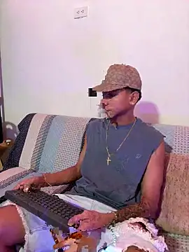 Snapshot of paulhot11 chatting on April 2026 03:59:02 AM paulhot11 online show from April 2026 03:59:02 AM