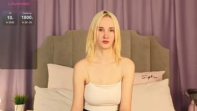 Snapshot of CrystalLili chatting on February 2026 03:32:02 AM CrystalLili online show from February 2026 03:32:02 AM