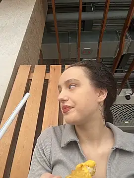 MiaTee online show from February 2026 04:18:02 AM