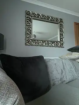 Milssweetx online show from March 2026 01:06:01 PM