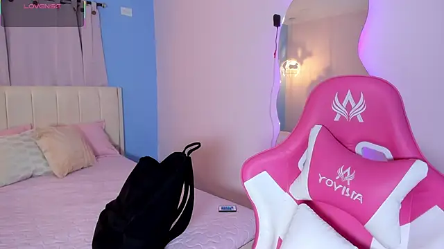 Snapshot of LOU_22_ chatting on February 2026 12:45:02 PM LOU 22 online show from February 2026 12:45:02 PM