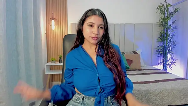 Snapshot of Victoria_Rosee chatting on May 2026 12:54:02 PM Victoria Rosee online show from May 2026 12:54:02 PM