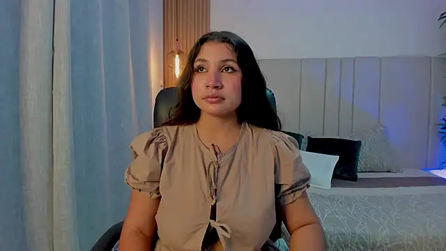 Snapshot of Victoria_Rosee chatting on June 2026 01:43:02 PM Victoria Rosee online show from June 2026 01:43:02 PM
