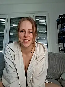 Larifari0406 online show from March 2026 01:28:01 PM