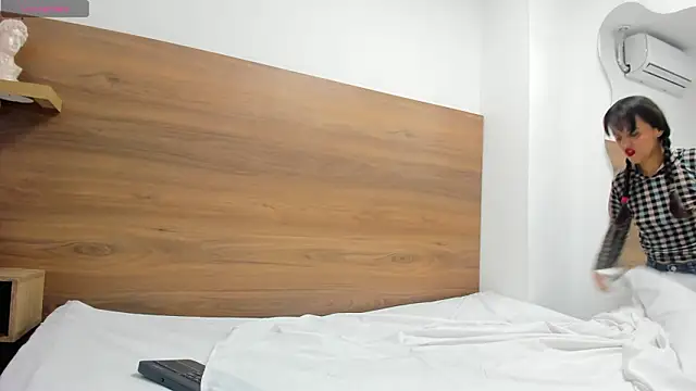 luz-miiaa online show from February 2026 11:33:01 AM