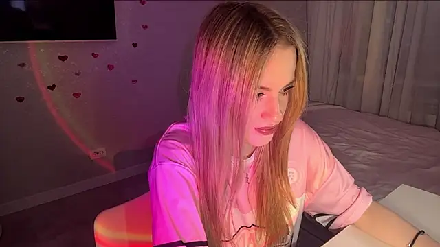 Between Eeys online show from February 2026 03:10:01 PM