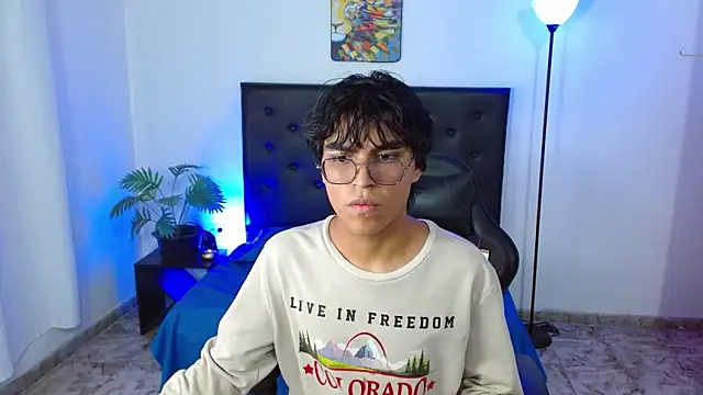 Snapshot of Maecum18 chatting on February 2026 09:51:02 PM Maecum18 online show from February 2026 09:51:02 PM