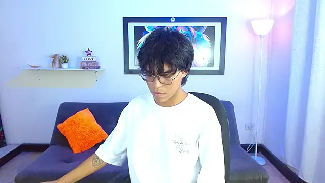 Snapshot of Maecum18 chatting on February 2026 09:52:01 PM Maecum18 online show from February 2026 09:52:01 PM