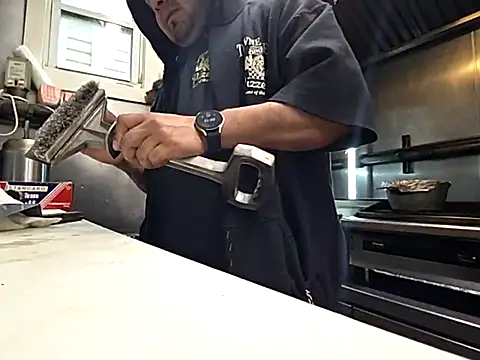 Snapshot of bischo666 chatting on February 2026 01:16:01 PM bischo666 online show from February 2026 01:16:01 PM