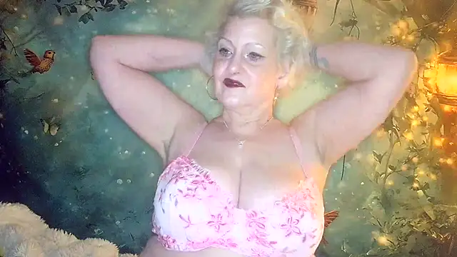 Snapshot of Blondie_the_librarian chatting on April 2026 12:14:02 AM Blondie the librarian online show from April 2026 12:14:02 AM