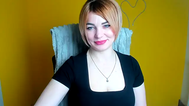 CuttieEmma online show from April 2026 06:03:01 AM