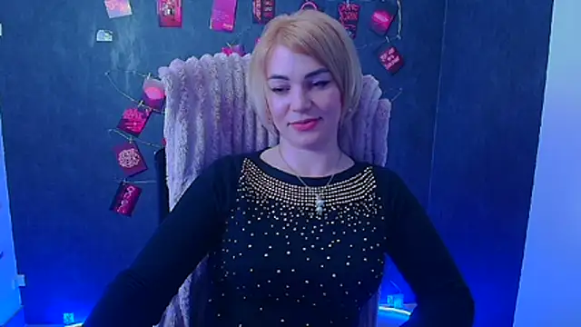 CuttieEmma online show from May 2026 12:01:02 PM