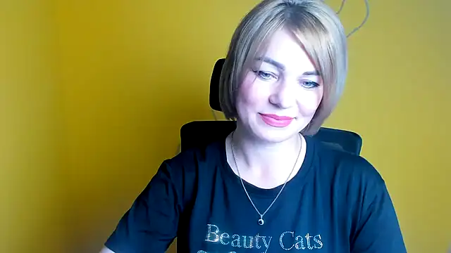 CuttieEmma online show from June 2026 11:58:02 AM