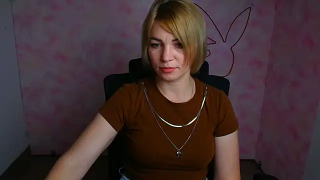 CuttieEmma online show from July 2026 06:19:02 AM