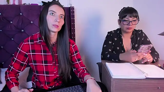 Snapshot of Valkiria-and-Dione chatting on February 2026 07:40:01 PM Valkiria-and-Dione online show from February 2026 07:40:01 PM