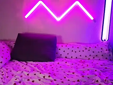 AlyaX X online show from February 2026 12:45:02 PM