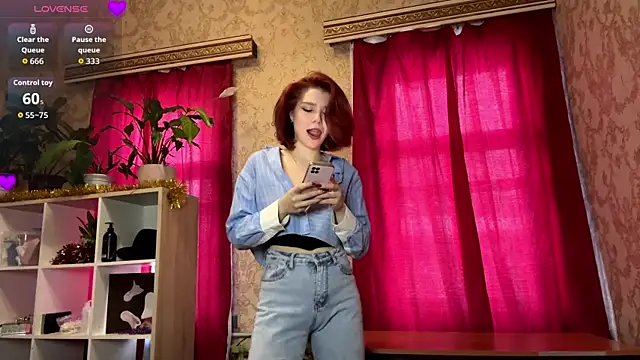 LaurynGeisinger online show from February 2026 01:49:02 PM