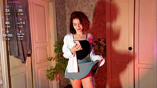 LaurynGeisinger online show from March 2026 01:40:02 PM