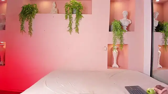 BrenddaMiller  online show from March 2026 12:32:01 PM