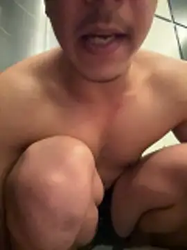 Snapshot of tonyxx000 chatting on March 2026 07:10:02 PM tonyxx000 online show from March 2026 07:10:02 PM