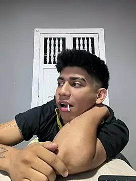 Snapshot of Thiago_Olsen chatting on February 2026 10:52:02 PM Thiago Olsen online show from February 2026 10:52:02 PM