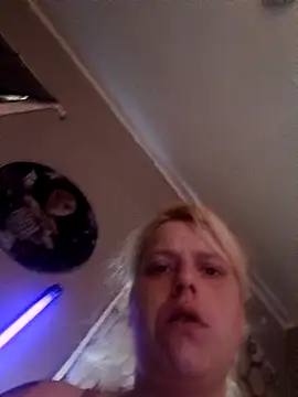 Shirley0810 online show from April 2026 04:46:02 PM