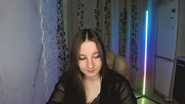 Snapshot of EvaxCharm chatting on February 2026 01:46:01 AM EvaxCharm online show from February 2026 01:46:01 AM