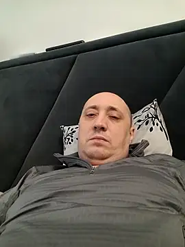 leoniddeni online show from February 2026 10:58:01 AM