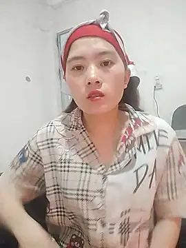 Snapshot of Queen-love45 chatting on February 2026 05:28:02 AM Queen-love45 online show from February 2026 05:28:02 AM