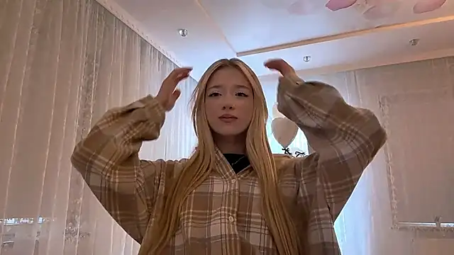 Snapshot of IvyArmbrister chatting on February 2026 03:06:01 PM IvyArmbrister online show from February 2026 03:06:01 PM