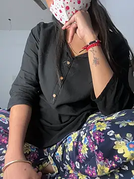 kavyababy00 online show from February 2026 12:09:02 PM