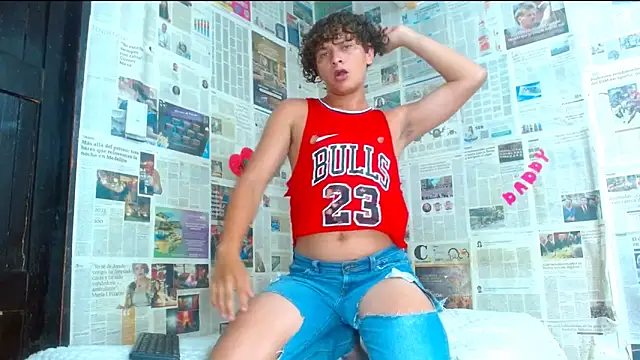 Snapshot of arielnoir6958 chatting on February 2026 11:31:01 PM arielnoir6958 online show from February 2026 11:31:01 PM