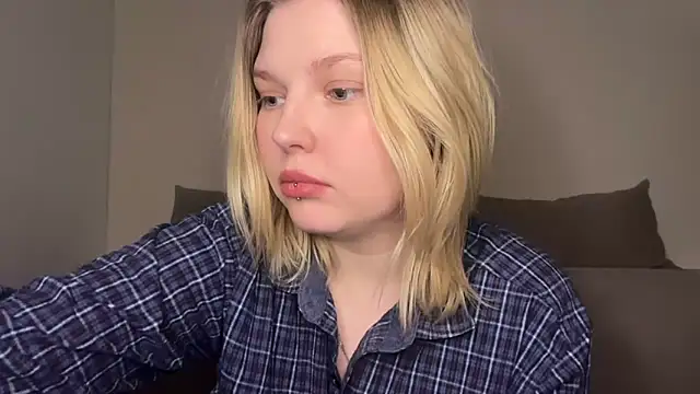 Ophelia Ritz online show from April 2026 10:59:01 PM