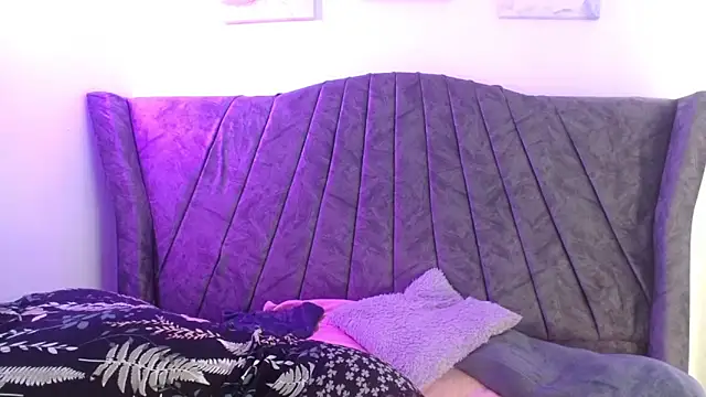 Iris bloom69 online show from March 2026 12:33:02 PM