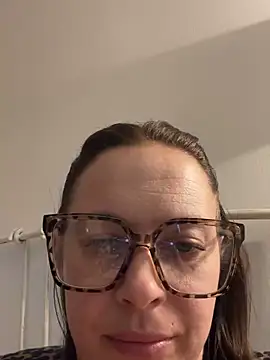 SophieSchmidt online show from April 2026 06:25:02 PM