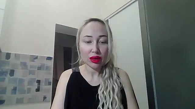 NanaGold2992 online show from February 2026 03:27:01 AM