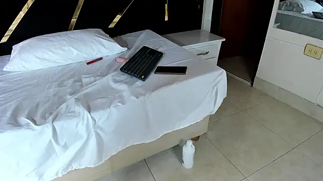 AngieLafourcade online show from February 2026 02:42:02 PM