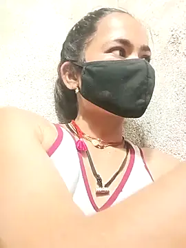 Sunali Bendre online show from April 2026 01:12:02 PM