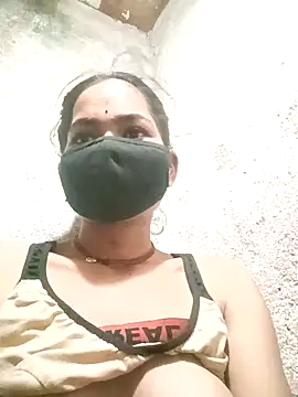 Sunali Bendre online show from April 2026 02:23:01 PM