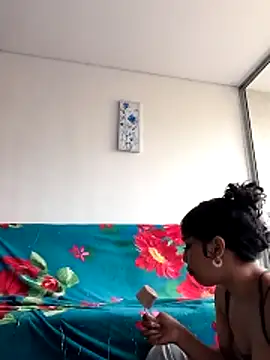 Diva noir online show from April 2026 10:19:02 PM