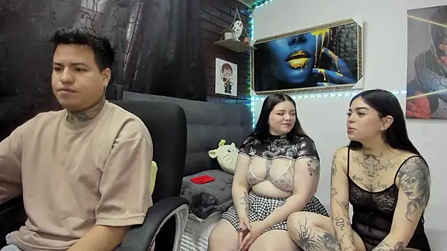 emii cris issabell online show from February 2026 01:27:01 PM