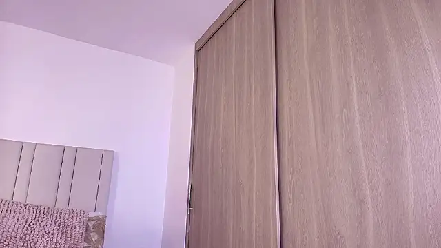 Anna-Lynn online show from March 2026 02:04:02 AM